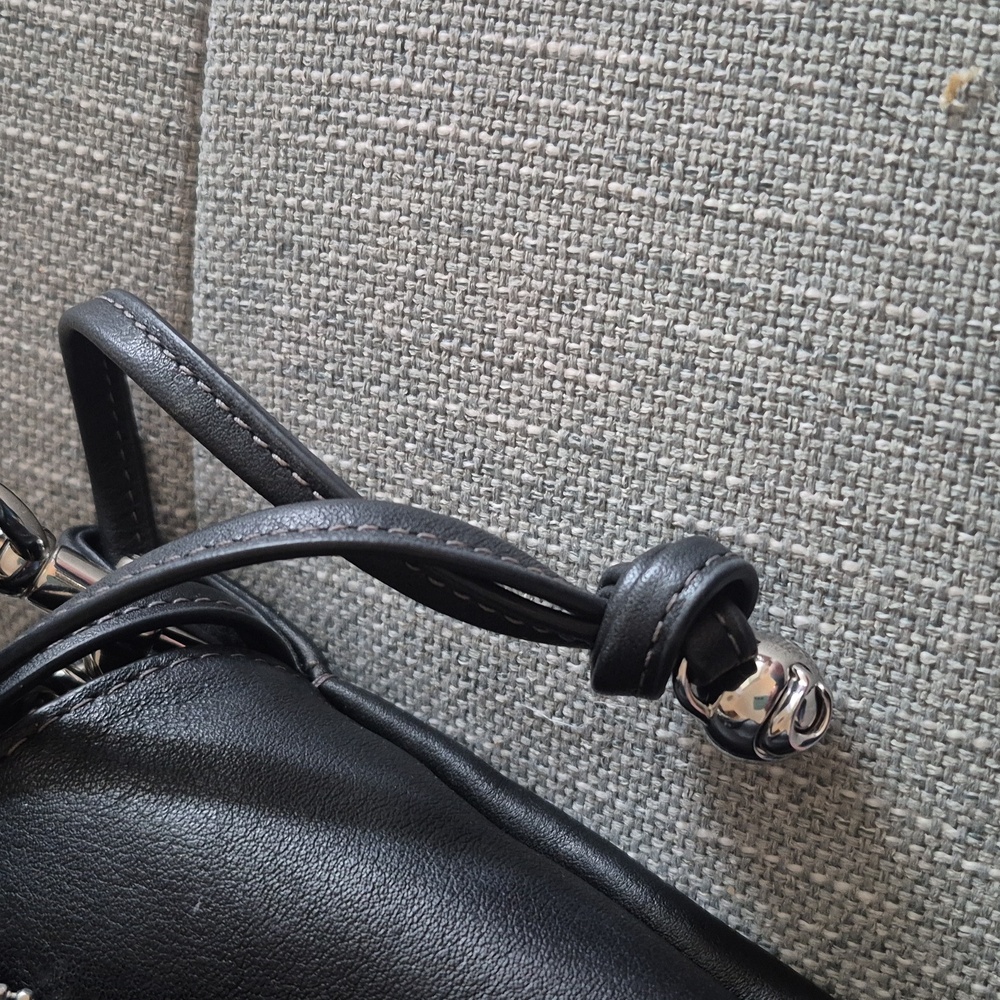 Coach Black Leather Shoulder Bag ..LIKE NEW - Picture 6 of 8